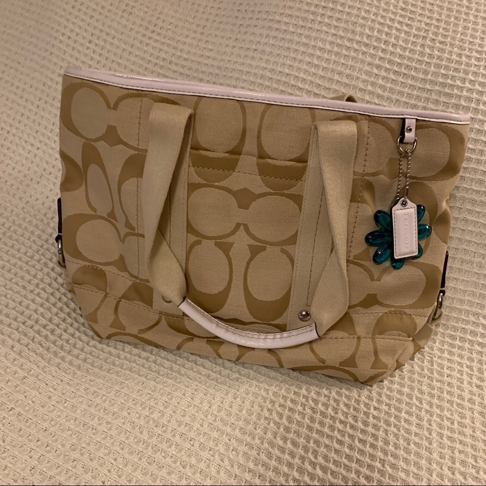 🌹 Coach Tan Tote Bag with strap Purple Lining